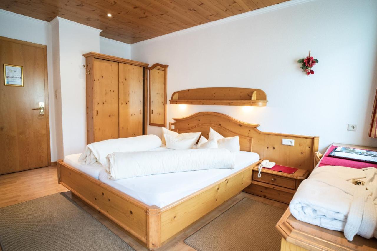 Aktiv Hotel Zur Rose Am Brenner Steinach am Brenner Exteriör bild