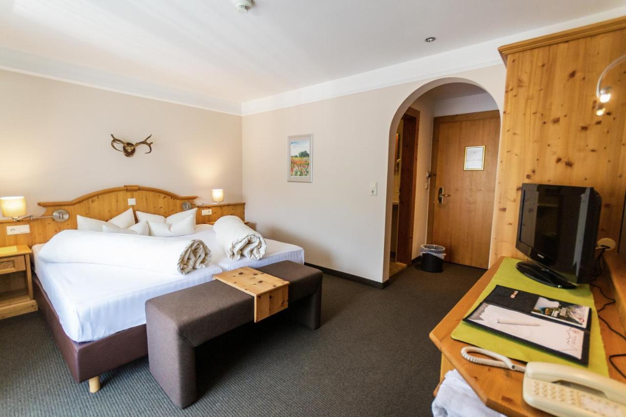 Aktiv Hotel Zur Rose Am Brenner Steinach am Brenner Exteriör bild