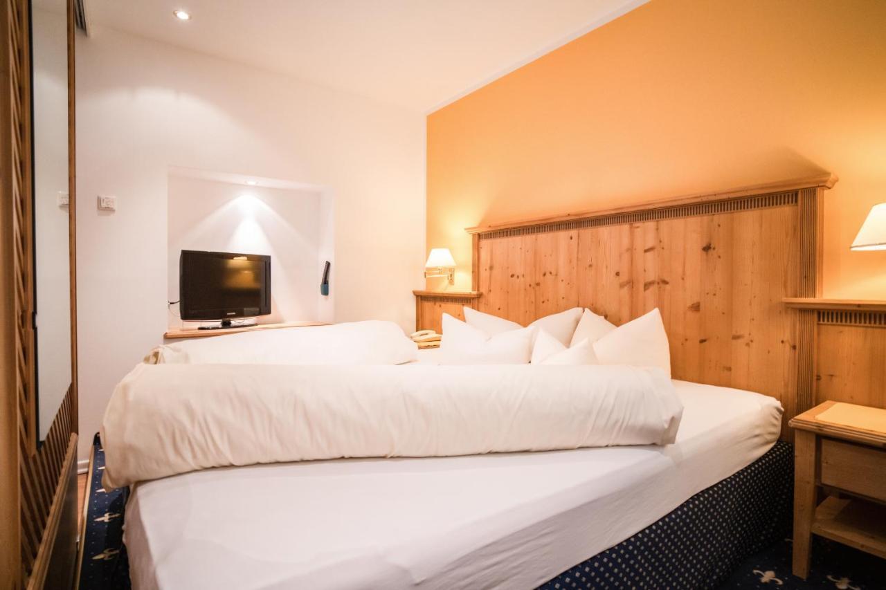 Aktiv Hotel Zur Rose Am Brenner Steinach am Brenner Exteriör bild