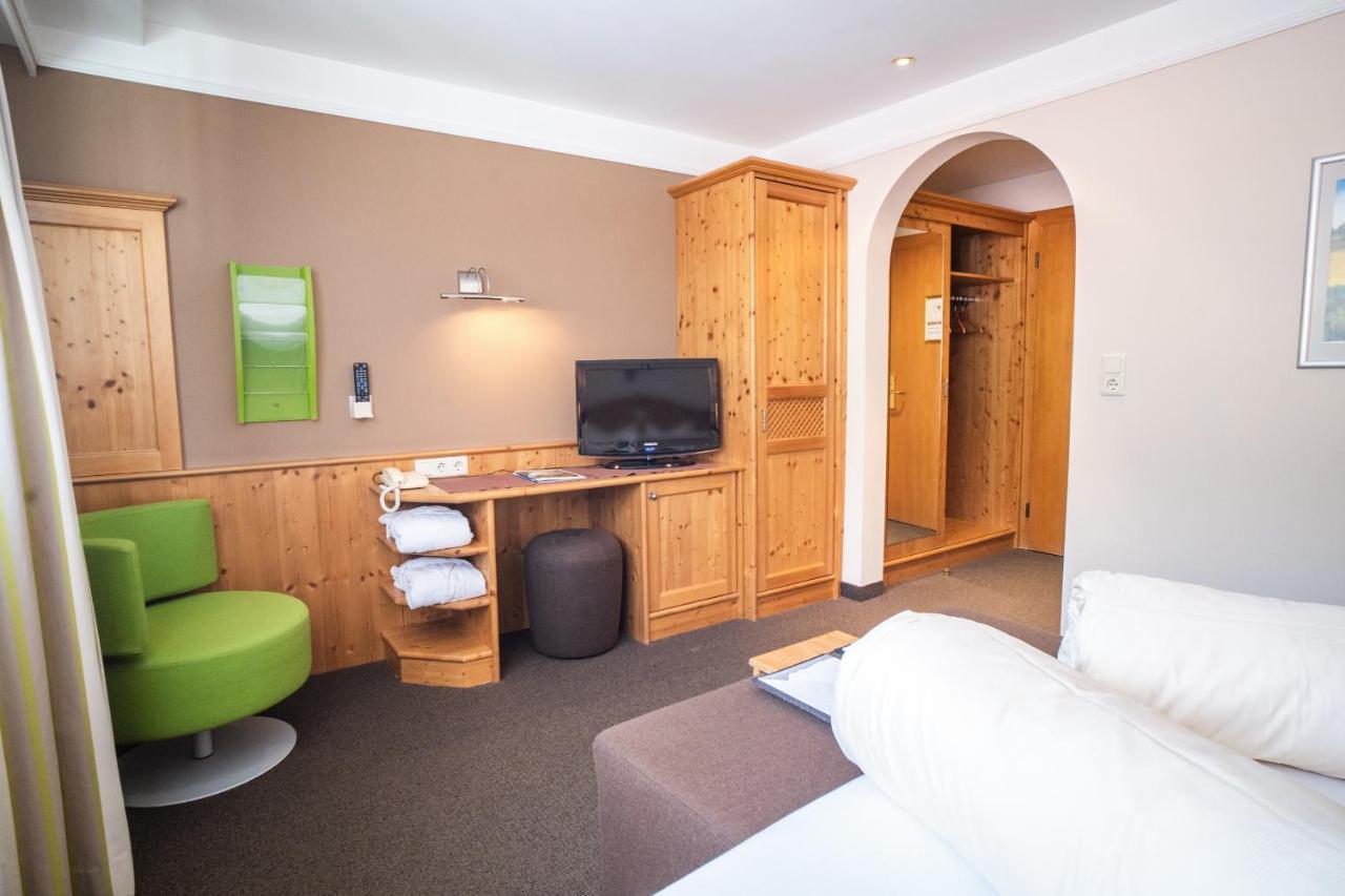 Aktiv Hotel Zur Rose Am Brenner Steinach am Brenner Exteriör bild