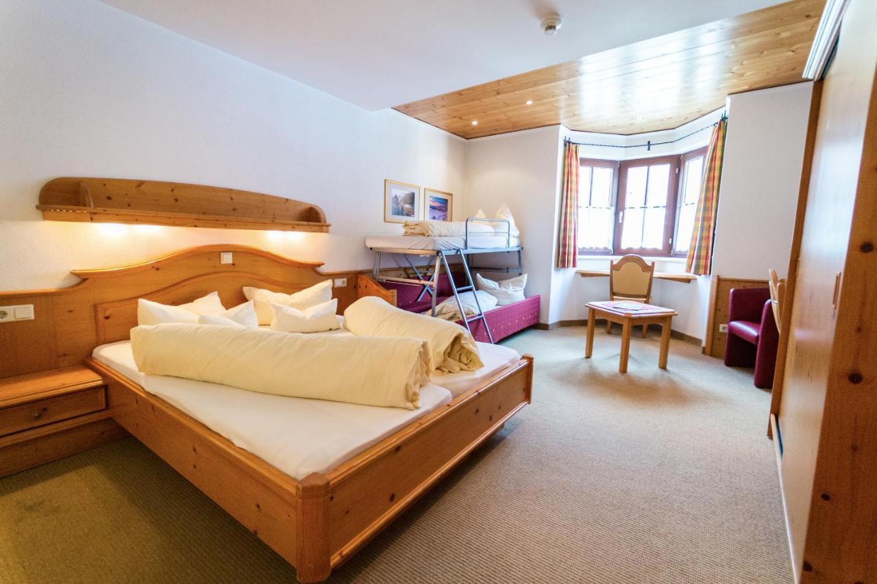 Aktiv Hotel Zur Rose Am Brenner Steinach am Brenner Exteriör bild
